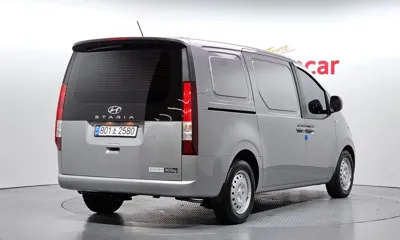 Hyundai Staria 2025, 67215 км, за 15482.71 USD