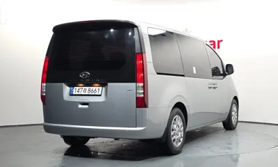 Hyundai Staria 2023, 52203 км, за 16261.25 USD