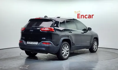Jeep Cherokee 2018, 94497 км, за 7261.31 USD