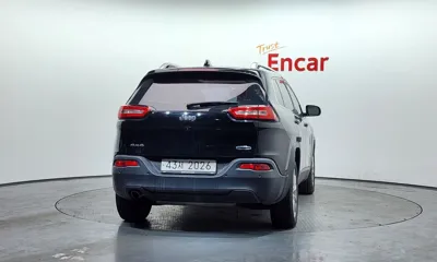 Jeep Cherokee 2018, 94497 км, за 7261.31 USD