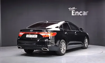 Hyundai Grandeur 2015, 171114 км, за 3190.73 USD