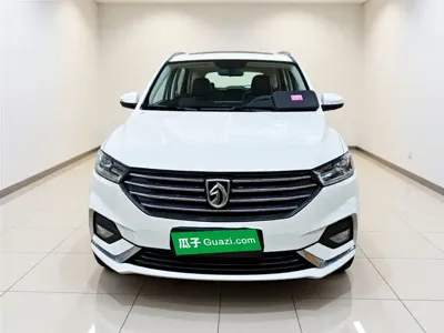 Baojun 360 2018, 42000 км, за 3663.85 USD