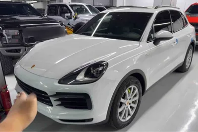 Porsche Cayenne E-Hybrid · 2019 год