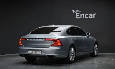 Volvo S90 2017, 174806 км, за 10505.45 USD