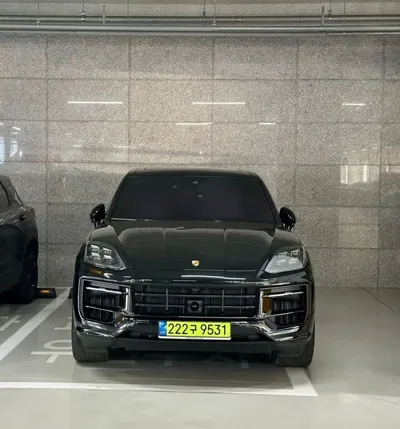 Porsche Cayenne 2025, 14270 км, за 102060.68 USD