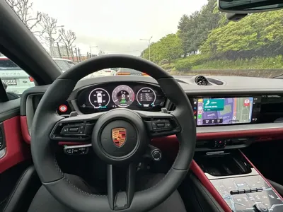 Porsche Cayenne 2025, 14270 км, за 102060.68 USD