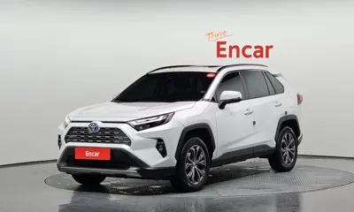 Toyota RAV4 · 2024 год