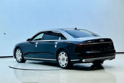 Audi A8 2024, 53300 км, за 109682 USD