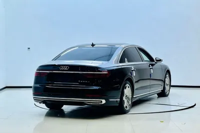 Audi A8 2024, 53300 км, за 109682 USD