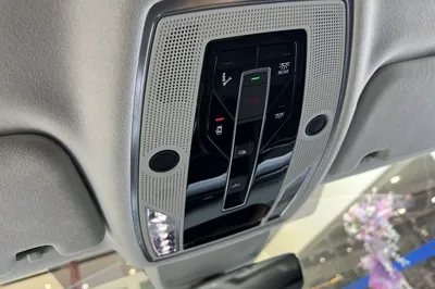 Audi A8 2024, 53300 км, за 109682 USD - фото 15