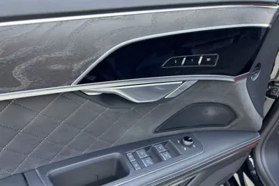 Audi A8 2024, 53300 км, за 109682 USD - фото 19