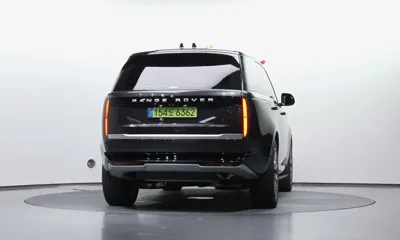 Land Rover Range Rover 2025, 9065 км, за 140442.43 USD