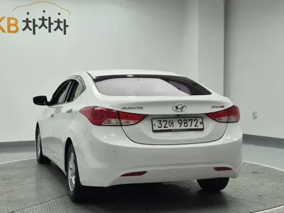Hyundai Avante 2012, 83100 км, за 2776.31 USD