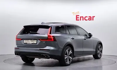 Volvo V60 2020, 121971 км, за 16738.87 USD