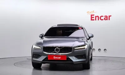 Volvo V60 2020, 121971 км, за 16738.87 USD