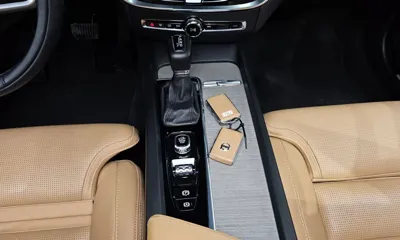 Volvo V60 2020, 121971 км, за 16738.87 USD - фото 9