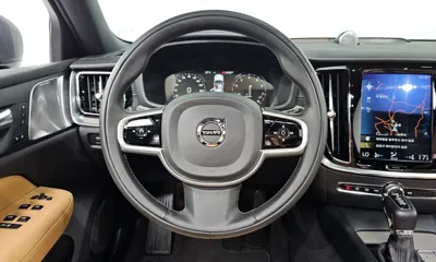 Volvo V60 2020, 121971 км, за 16738.87 USD - фото 13
