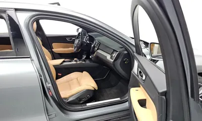 Volvo V60 2020, 121971 км, за 16738.87 USD - фото 26