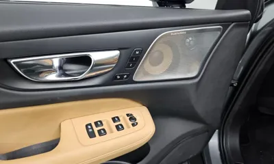 Volvo V60 2020, 121971 км, за 16738.87 USD - фото 27