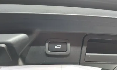 Land Rover Range Rover Velar 2018, 94834 км, за 20186.23 USD - фото 17