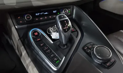 BMW i8 2015, 170435 км, за 28521.18 USD - фото 9
