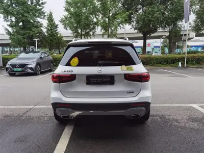 Mercedes-Benz GLB 2023, 48200 км, за 22428.99 USD