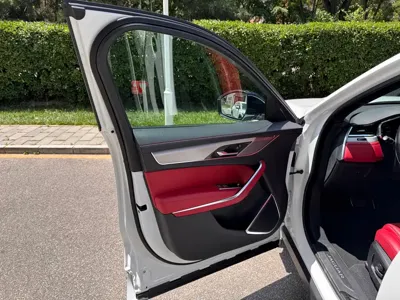 Jaguar F-Pace 2024, 7100 км, за 33130.7 USD - фото 7