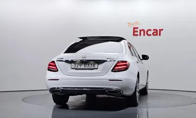 Mercedes-Benz E-Class 2017, 105402 км, за 14130.36 USD