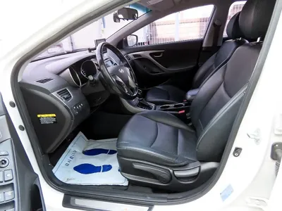 Hyundai Avante 2014, 155644 км, за 2953.92 USD