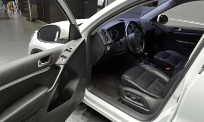 Volkswagen Tiguan 2015, 106157 км, за 5780.34 USD - фото 10