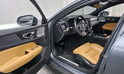 Volvo V60 2020, 97566 км, за 15567.52 USD - фото 10