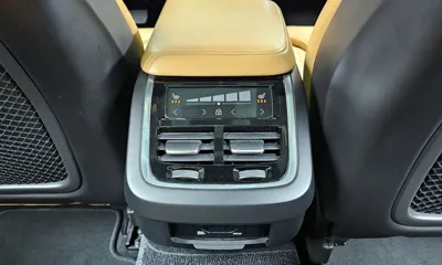 Volvo V60 2020, 97566 км, за 15567.52 USD - фото 18