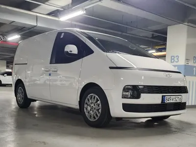 Hyundai Staria 2026, 1050 км, за 18514.67 USD