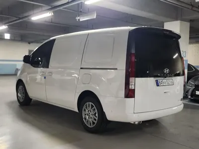 Hyundai Staria 2026, 1050 км, за 18514.67 USD