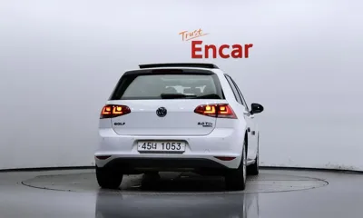 Volkswagen Golf 2014, 142778 км, за 5583.29 USD