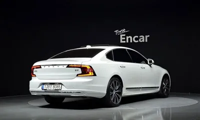 Volvo S90 2021, 31668 км, за 22843.64 USD