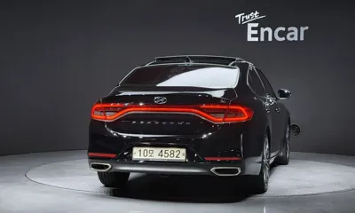 Hyundai Grandeur 2018, 109944 км, за 9715.11 USD