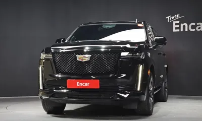 Cadillac Escalade 2023, 77359 км, за 56564.08 USD