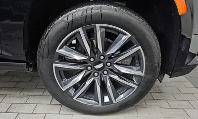 Cadillac Escalade 2023, 77359 км, за 56564.08 USD
