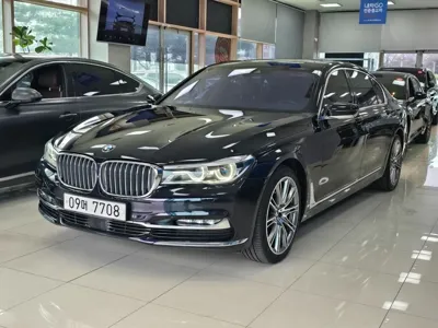 BMW 7-Series · 2017 год