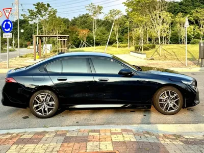 BMW 5-Series 2024, 36000 км, за 37661.05 USD