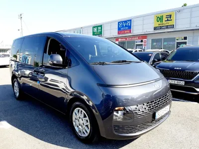 Hyundai Staria · 2023 год