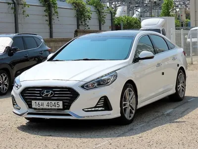 Hyundai Sonata 2019, 117380 км, за 8326.84 USD