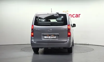 Hyundai Starex 2017, 96233 км, за 7540.79 USD