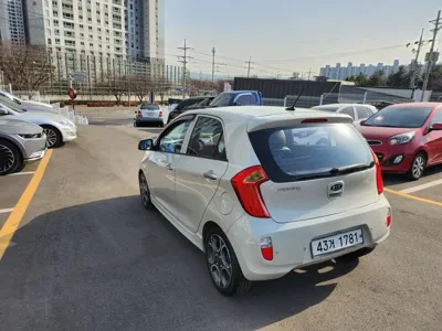 Kia Morning 2012, 204949 км, за 1626.34 USD