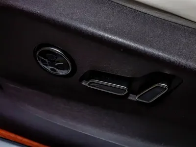 Denza Denza D9