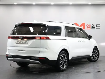 Kia Canival 2021, 153424 км, за 12026.26 USD