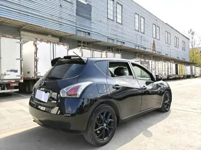 Nissan Tiida 2011, 158000 км, за 2780.99 USD