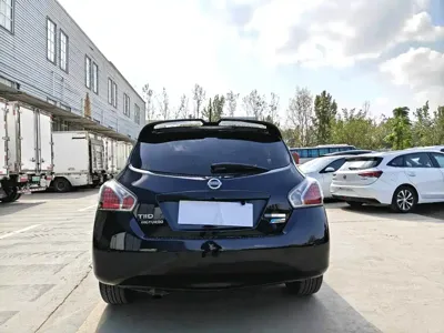 Nissan Tiida 2011, 158000 км, за 2780.99 USD