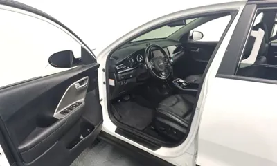 Kia Niro 2023, 69216 км, за 64705.95 USD - фото 10
